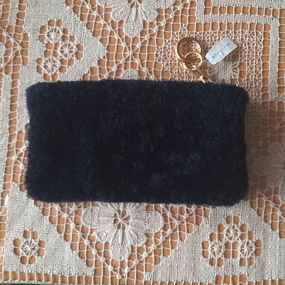 Chaos
Domino Shearling Mini Purse Charm - Picture 2 of 4